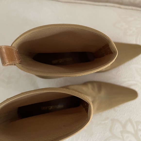 Sergio Rossi vintage fabulous tan sock boot with leather trim on the backside. - Picture 8 of 12